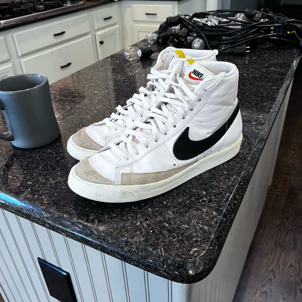 Men’s size 11 Nike blazers